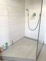 Bad mit begehbarer Dusche - 