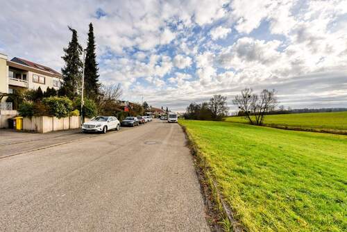 Haus & Straße v. Westen - Reihenmittelhaus mit 121,00 m² in Aspach zum Kaufen