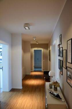 Flur_02 - Stilvolle 4-Zimmer-Wohnung mit exklusiver Ausstattung, Balkon & Loggia in Toplage der KTV Rostock