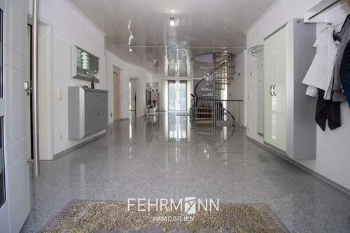 EG Flur + Garderobe - 