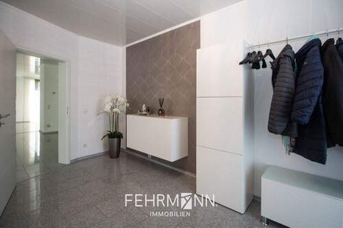 EG Flur + Garderobe - 