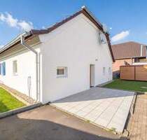 Direkt am Rhein zu Hause - 8 Zimmer, 179 m², insgesamt 712 m² Grundstück mit Obstgarten - Wesel Ginderich