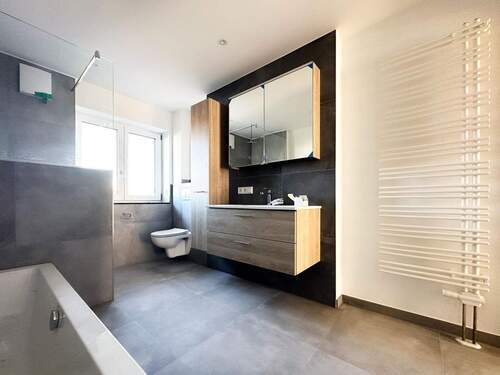 Bad - 3 Zimmer Etagenwohnung zur Miete in Kolbermoor