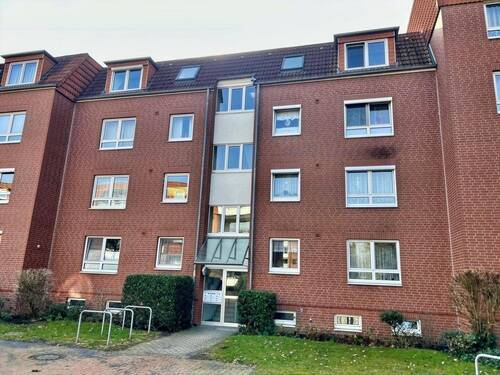 Hauseingang - 3 Zimmer Etagenwohnung zum Kaufen in Langenhagen