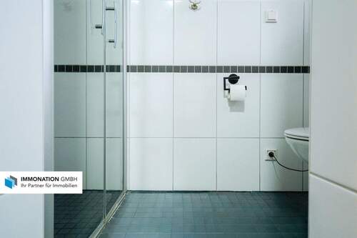 Badezimmer EG - Mehrfamilienhaus, Wohnhaus mit 238,60 m&sup2; in Roßtal zum Kaufen