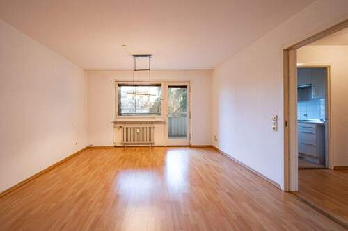 Wohnzimmer - 3 Zimmer Etagenwohnung zum Kaufen in Konstanz