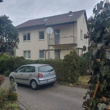 Seitenanblick Haus - 4 Zimmer Etagenwohnung zur Miete in Kronach