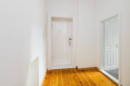 Flur - Etagenwohnung mit 67,50 m&sup2; in Berlin zum Kaufen