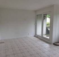 Geräumige und bezugsfertige 3 Zimmerwohnung mit Terrasse, kleinen Garten und Stellplatz. - Gladbeck Butendorf
