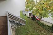Treppe vom Balkon EG in Garten - 