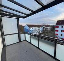 Sommer mit Balkon.. ..helle, moderne 3 Zimmer-Wohnung mit Einbauküche . sofort einzugsfertig - Zwickau Marienthal