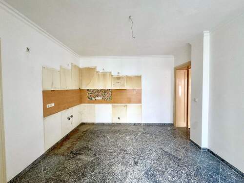 Küche mit Zugang zum Wohnzimmer - 