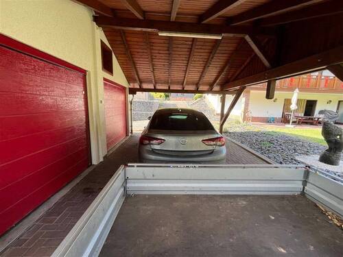 2. Carport vor Doppelgarage - 