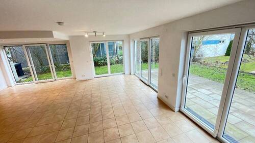 Bild 2 - 6 Zimmer Doppelhaushälfte zum Kaufen in Holzgerlingen