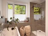 BAD MIT WANNE UND DUSCHE - 3 Zimmer Etagenwohnung in Hamburg / Barmbek