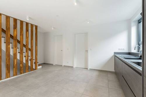 Essbereich mit EBK - 6 Zimmer Doppelhaushälfte in Meerbusch