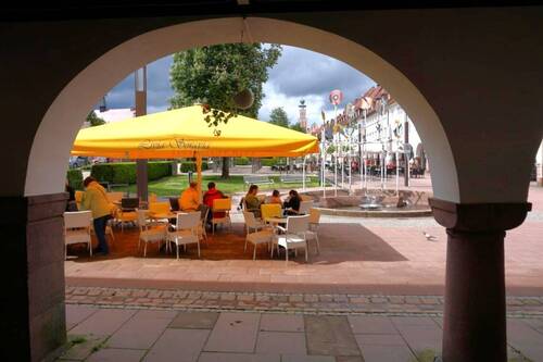Blick auf den Marktplatz - 1 Zimmer Gewerbeobjekt (Büro, Produktion, Verkauf) in Freudenstadt
