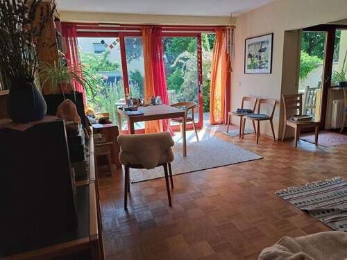 Wohn-/Esszimmer (Größer Raum) - 