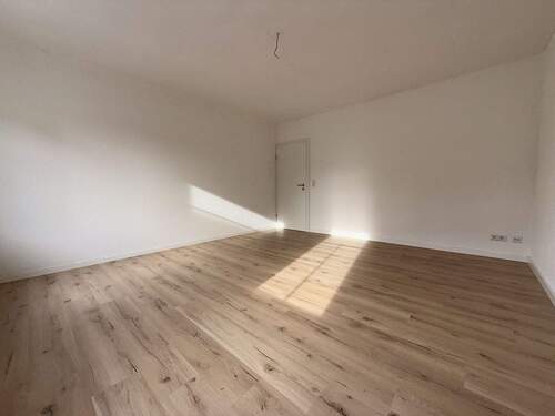 Wohnzimmer - 4 Zimmer Etagenwohnung in Lichtenstein