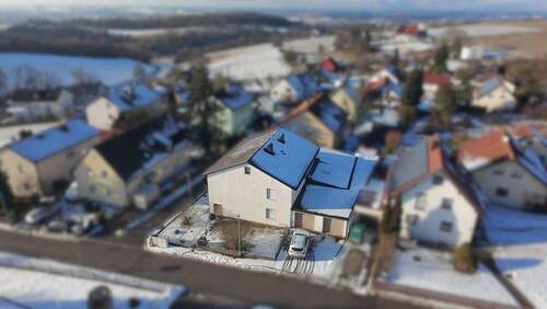 Zweifamilienhaus - 8 Zimmer Mehrfamilienhaus, Wohnhaus in Regensburg