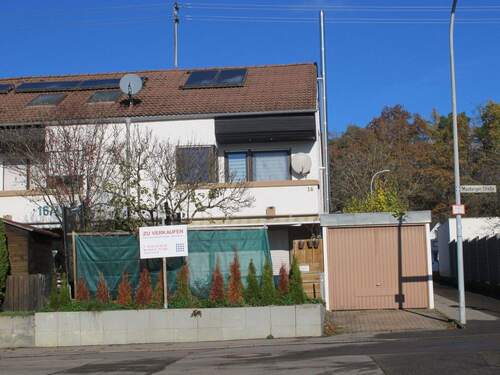 Reiheneckhaus mit Garage und Geräteraum.JPG - Gepflegtes Reihenendhaus, sofort frei, Garage, Kaminofen