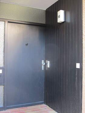 Hauseingang - Haustüre überdacht.JPG - 