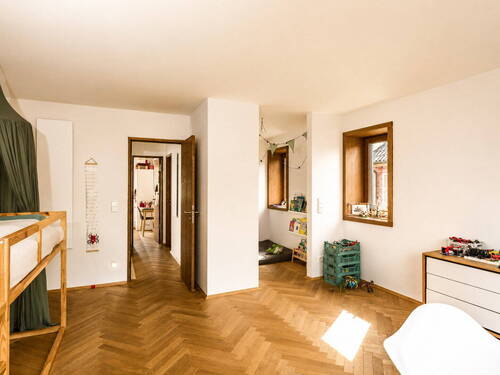 Zimmer mit Ankleide 1.OG - 