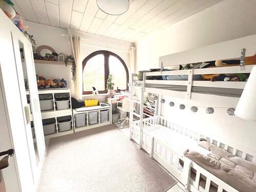 Schlafzimmer - Etagenwohnung mit 87,00 m&sup2; in Nickenich zum Kaufen