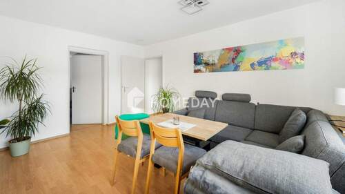 Wohnzimmer 2 - 2 Zimmer Etagenwohnung in Zwenkau