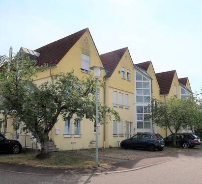 Außenansicht - Vermietete 1 Zimmer Eigentumswohnung mit Loggia und Stellplatz