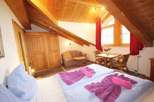 Kuschelige Wohnung in fast Alleinlage – Bergblick & Naturidylle - 
