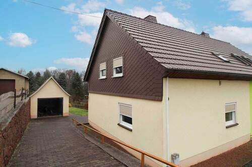 Außenansicht (1) - Tolle Doppelhaushälfte in ruhiger Lage zum Ausbau