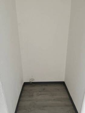 Frontansicht Garderobe - 