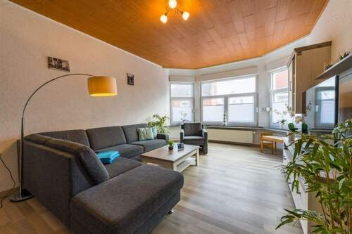 Wohnzimmer I Erdgeschoss - 9 Zimmer Mehrfamilienhaus, Wohnhaus zum Kaufen in Borkum