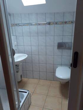 Bad.jpg - Etagenwohnung mit 35,00 m&sup2; in Urbar zur Miete