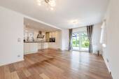 Großzügiges Wohnzimmer ... - 