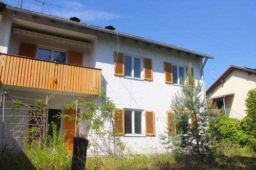 Altbestand mit Balkon - 