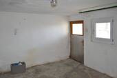 Kellerraum mit Ausgang - 