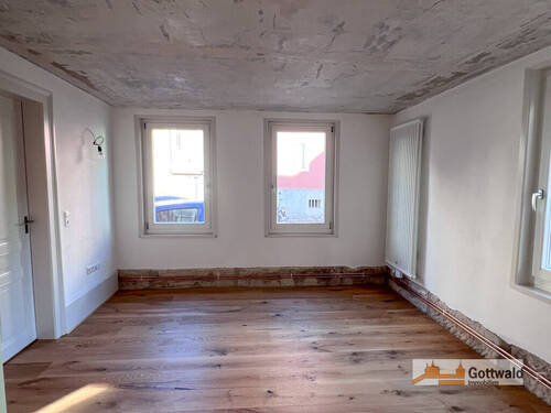 charmantes Wohnzimmer - 3 Zimmer Etagenwohnung zur Miete in Esslingen