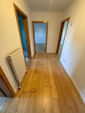 Flur (1) - 2 Zimmer Etagenwohnung in Möhrendorf