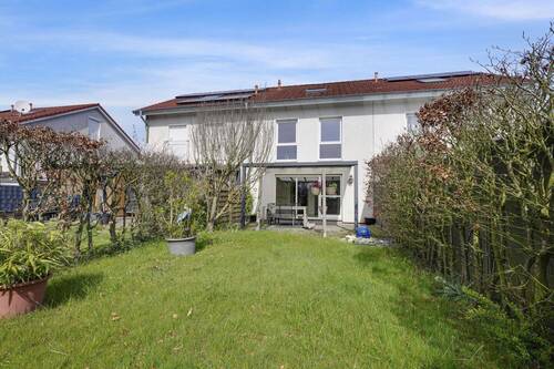 Hausansicht & Garten - 