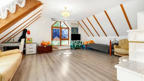 Wohnzimmer 1 - Stilvolle Wohnung mit Kachelofen, Loggia, Wintergarten und Stellplatz