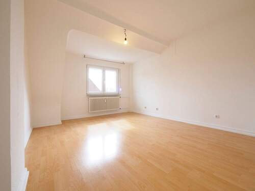 Bild 2 - 2 Zimmer Etagenwohnung zur Miete in Saarbrücken