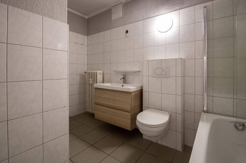 Badezimmer - Etagenwohnung mit 82,00 m&sup2; in Krefeld zum Kaufen