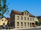 Ansicht von West - 8 Zimmer Mehrfamilienhaus, Wohnhaus zum Kaufen in Radeburg