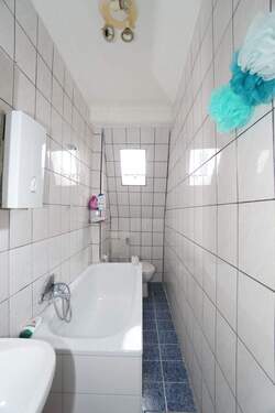 Badezimmer - Etagenwohnung mit 50,00 m² in Nürnberg zum Kaufen