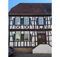 ~~ EINZIEHEN UND WOHLFÜHLEN - HISTORISCHES FACHWERKHAUS (DHH) MIT GARTEN UND 2 GARAGEN ~~ - Herxheim