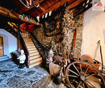 Eingangsbereich - 8 Zimmer Mehrfamilienhaus, Wohnhaus zum Kaufen in Grünhain / Beierfeld