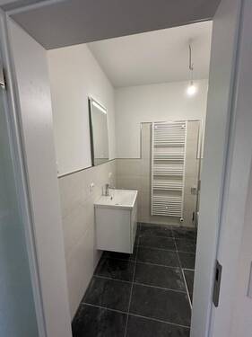 Bad vom Flur aus - 