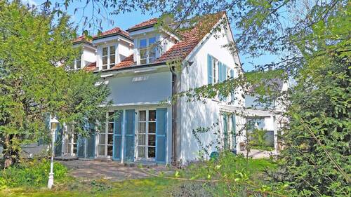 Bild 1 - Repräsentatives Einfamilienhaus auf parkähnlichem Sonnengrundstück in ruhiger Lage